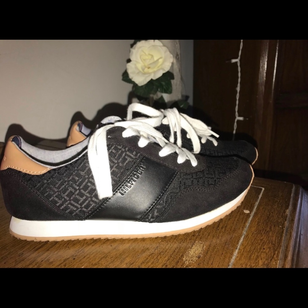 Tommy Hilfiger sneakers - Picture 2 of 5